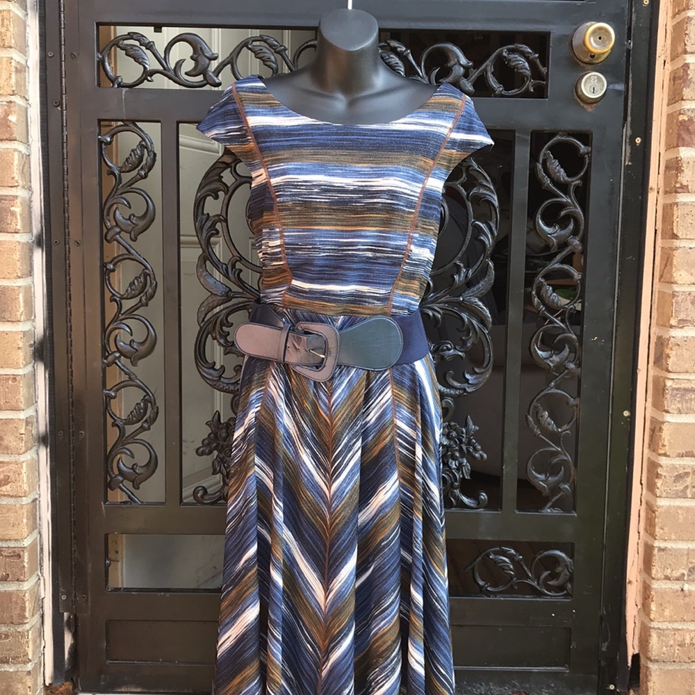 {$15 BUNDLED} ROBBIE BEE Black Blue Brown Cream Twirl Skirt Dress